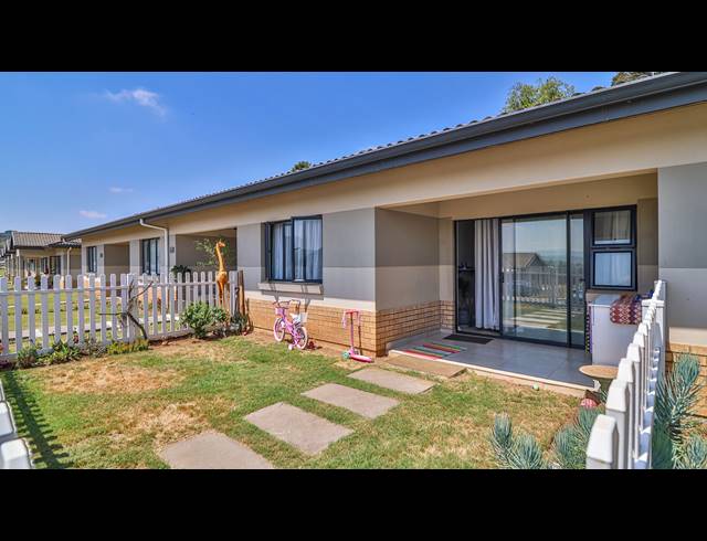 2 BEDROOM APARTMENT FOR SALE IN HAYFIELDS
